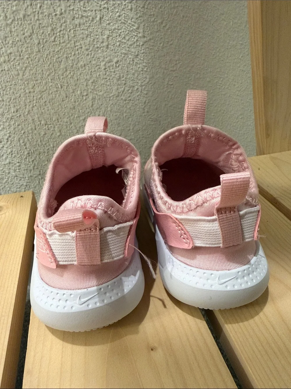 Nike Flex Runner 4 - 7C toddler pink running shoes